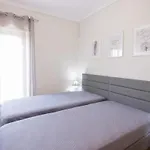 Modern 3-bedroom Retreat In Faro's Center