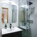 아파트 Modern 3-bedroom Retreat In Faro's Center
