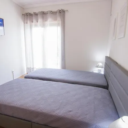 Modern 3- Bedroom Retreat In Faro'S City Center Daire Faro