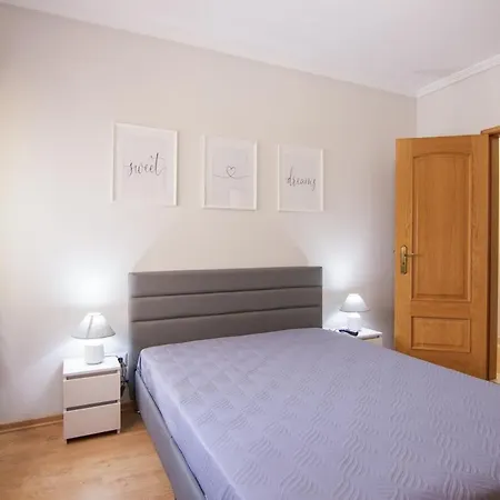 Modern 3- Bedroom Retreat In Faro'S City Center Faro