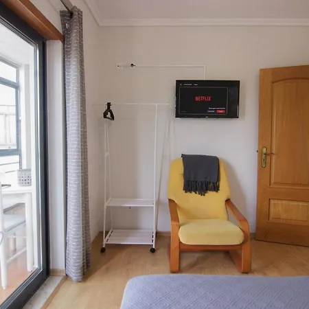 Modern 3- Bedroom Retreat In Faro'S City Center Daire