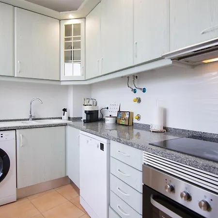 Daire Modern 3- Bedroom Retreat In Faro'S City Center