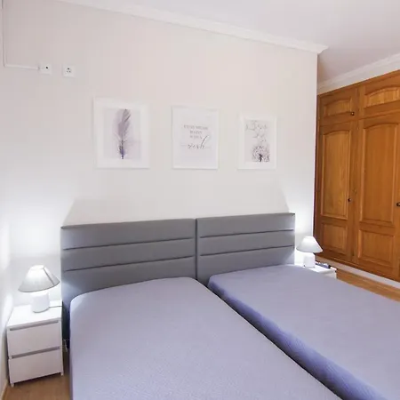 Daire Modern 3- Bedroom Retreat In Faro'S City Center