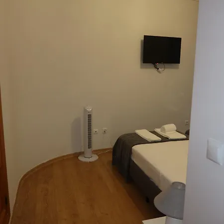 Appartement Modern 3- Bedroom Retreat In Faro's Center