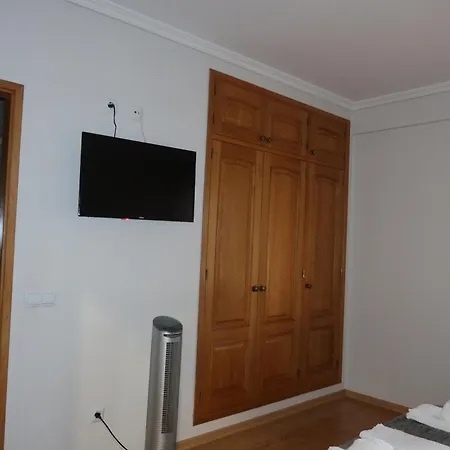 Modern 3- Bedroom Retreat In Faro's Center * District de Faro